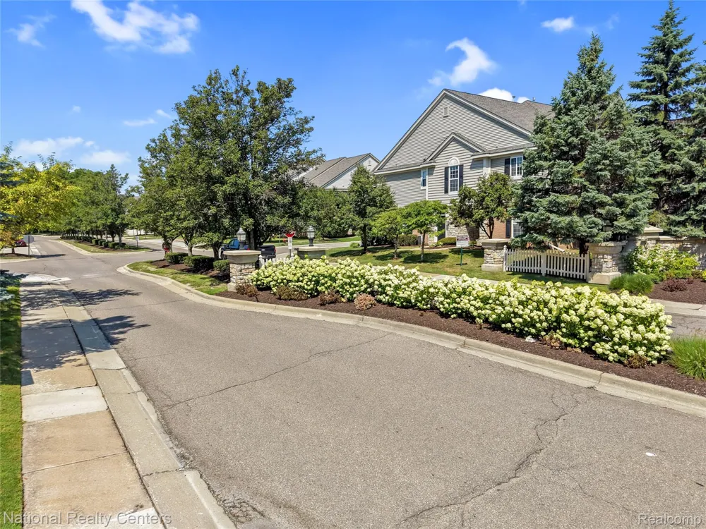 1963 Knollwood Drive Canton Charter Township, MI 48188