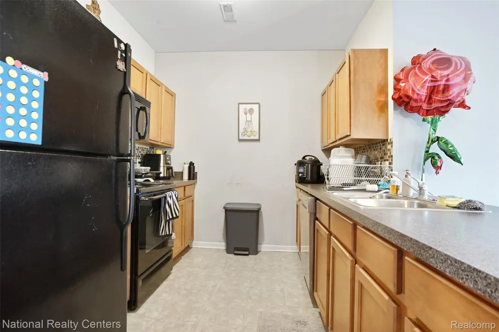 1963 Knollwood Drive Canton Charter Township, MI 48188