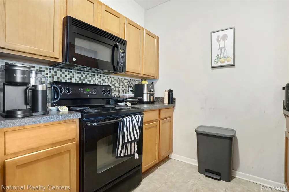 1963 Knollwood Drive Canton Charter Township, MI 48188