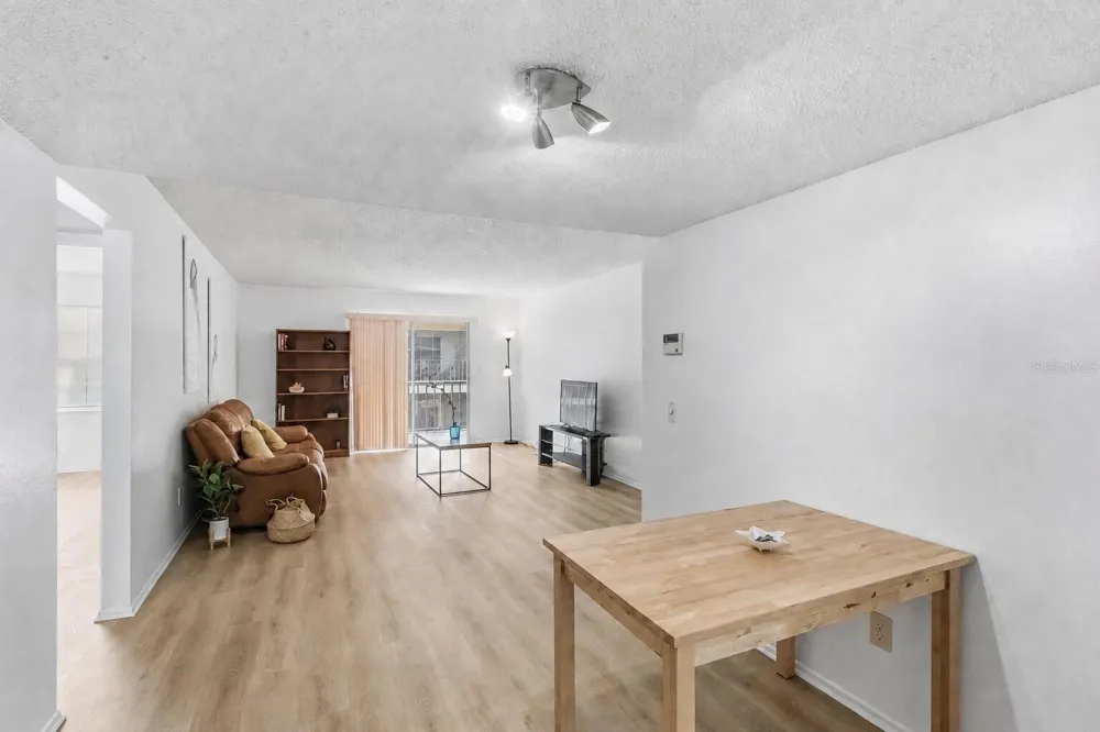 14462 REUTER STRASSE CIRCLE #607 Tampa, FL 33613
