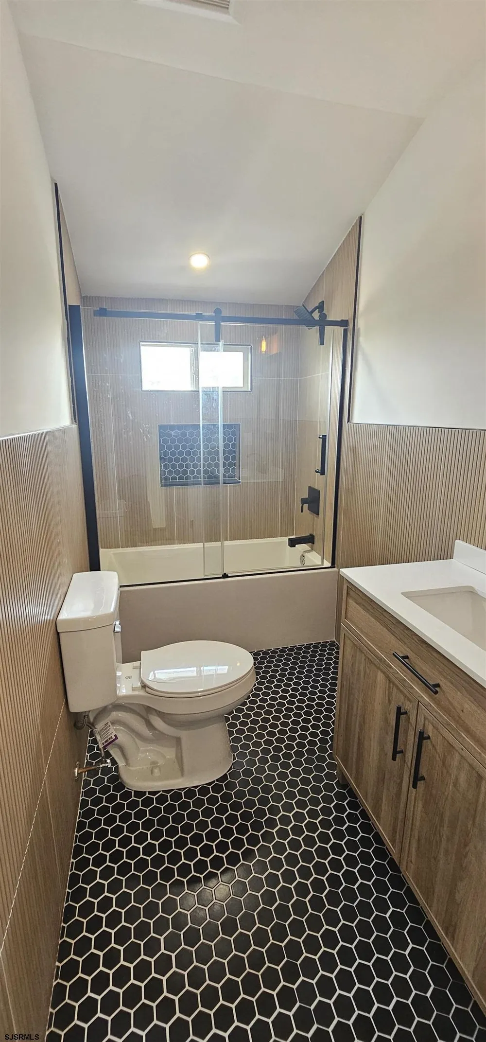 227 E Bayview Ave Pleasantville, NJ 08232