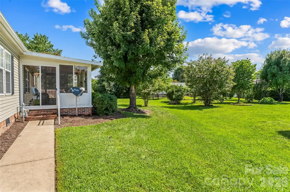 208 Red Birch Court Hendersonville, NC 28739