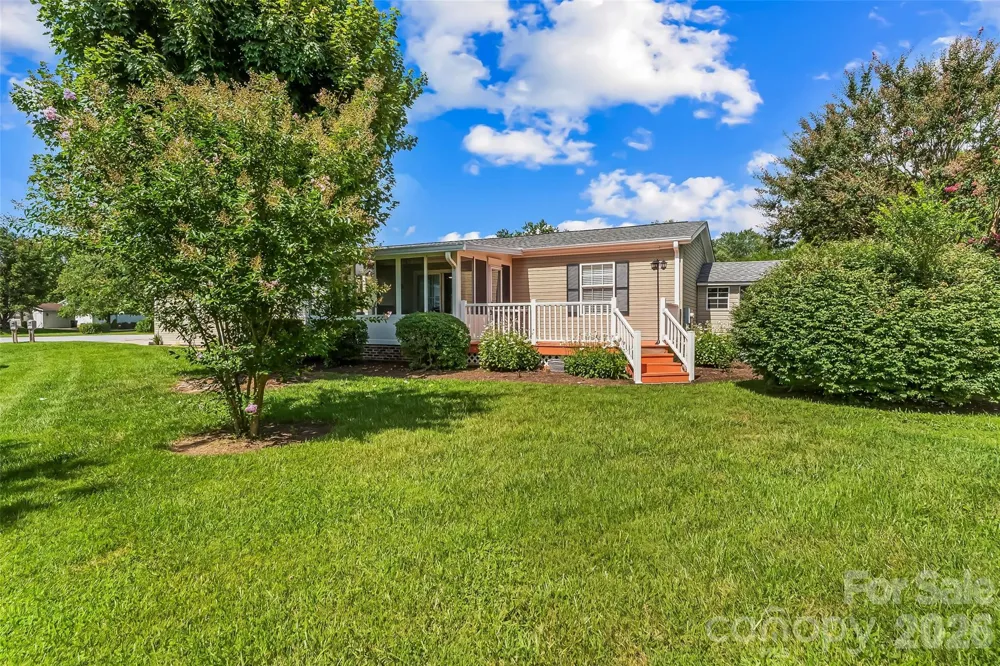 208 Red Birch Court Hendersonville, NC 28739