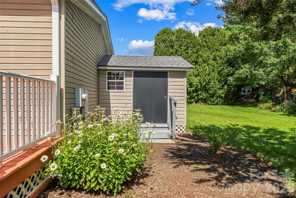 208 Red Birch Court Hendersonville, NC 28739