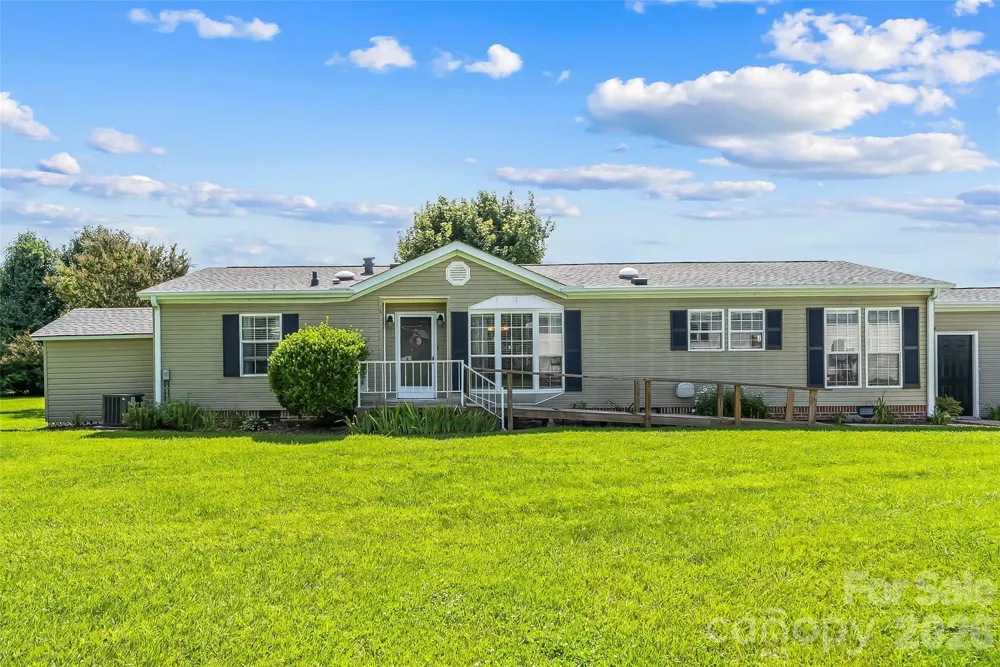 208 Red Birch Court Hendersonville, NC 28739