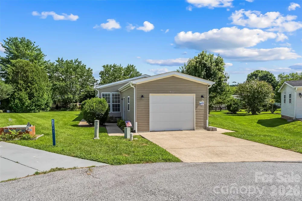 208 Red Birch Court Hendersonville, NC 28739