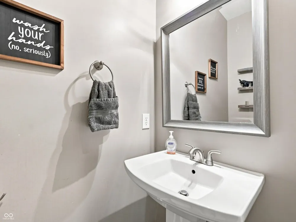 7643 Jessica Lane Avon, IN 46123