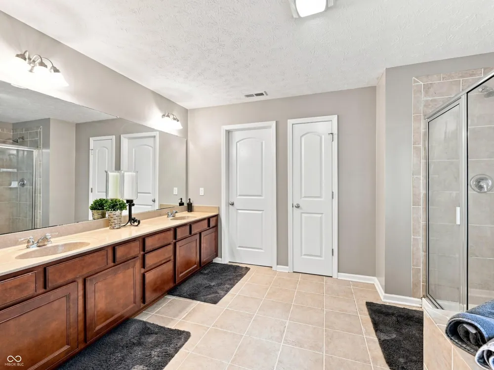 7643 Jessica Lane Avon, IN 46123
