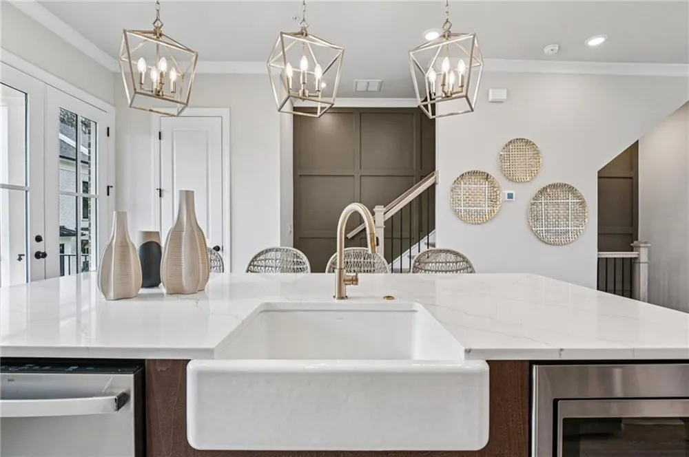 235 Midnight Oak Run #8 Alpharetta, GA 30009