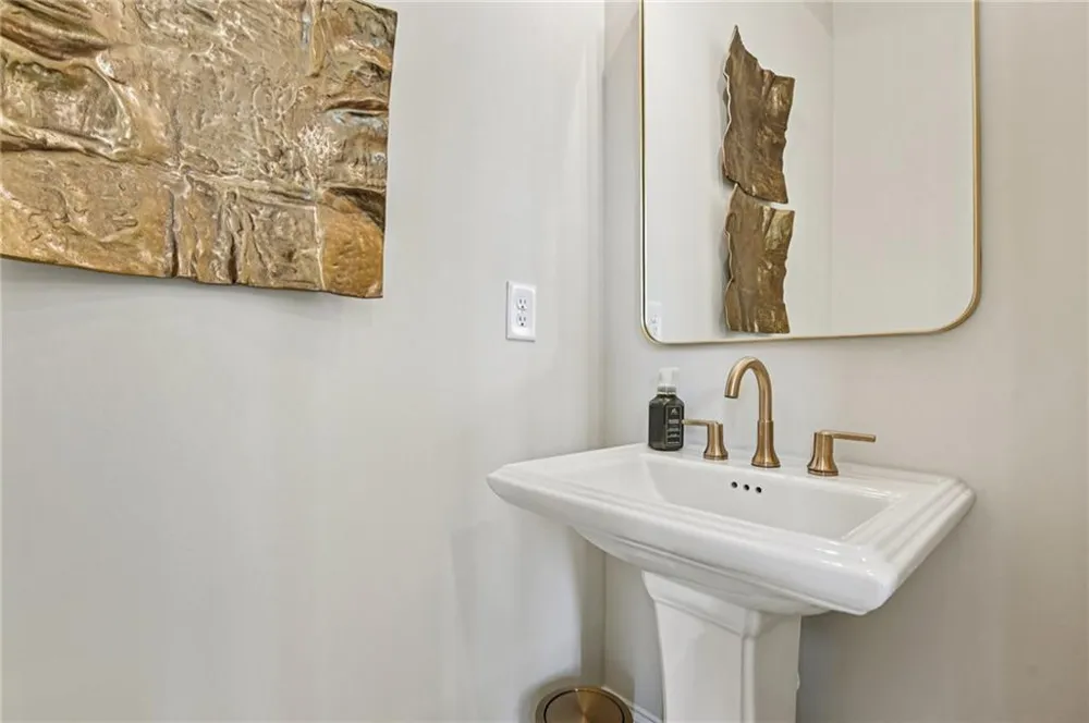 235 Midnight Oak Run #8 Alpharetta, GA 30009