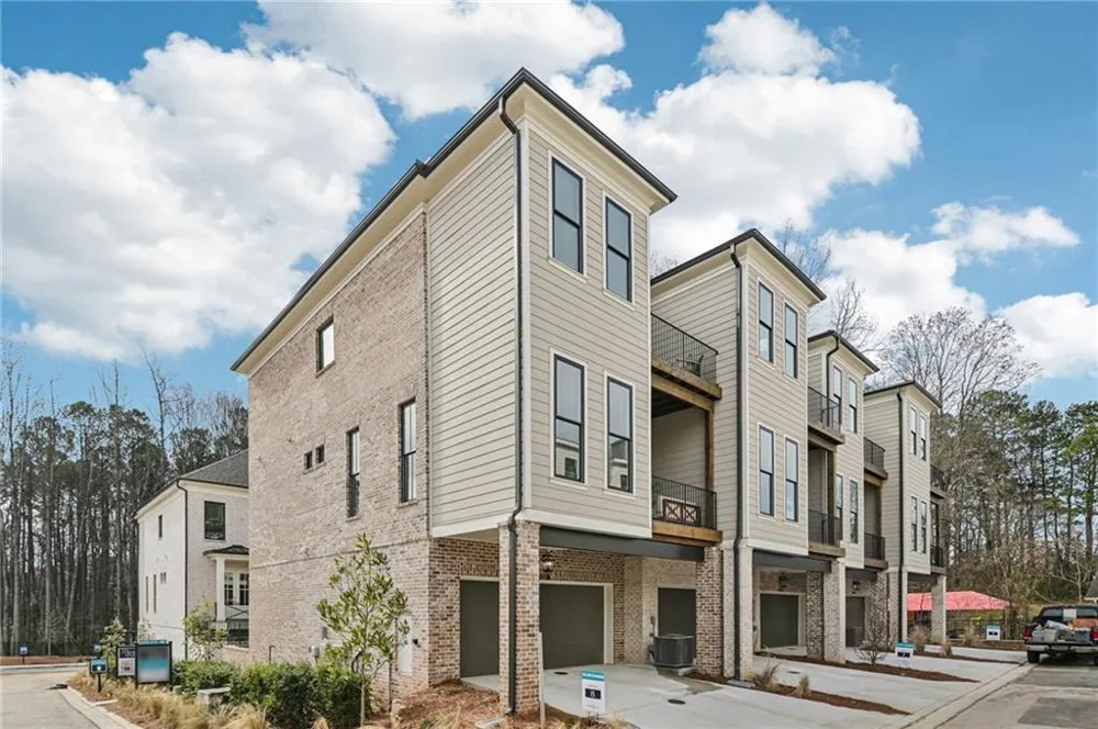 235 Midnight Oak Run #8 Alpharetta, GA 30009