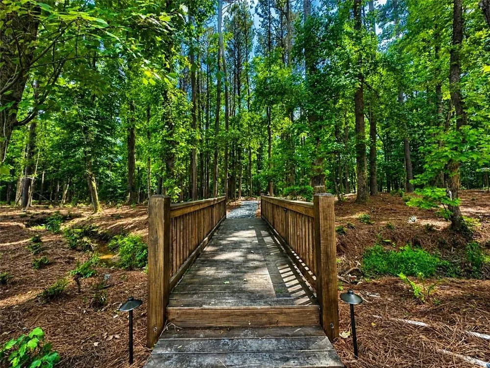 235 Midnight Oak Run #8 Alpharetta, GA 30009