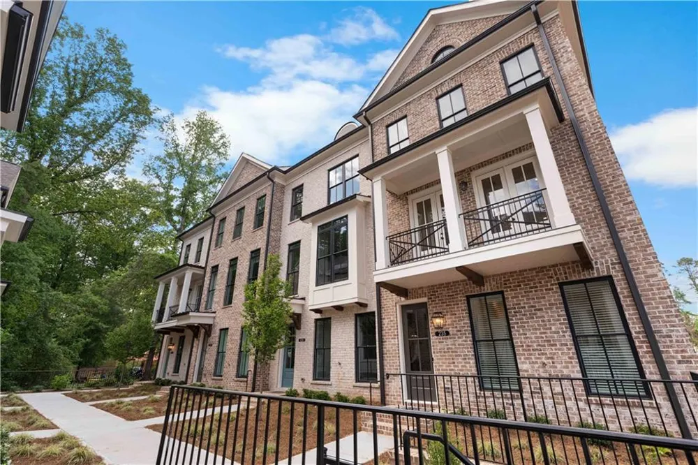 235 Midnight Oak Run #8 Alpharetta, GA 30009