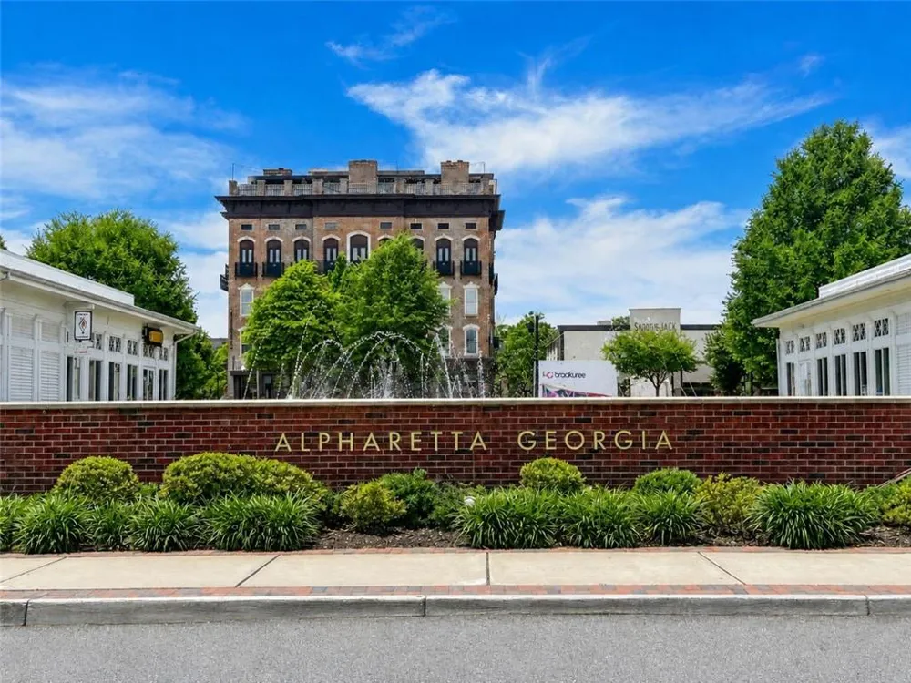235 Midnight Oak Run #8 Alpharetta, GA 30009
