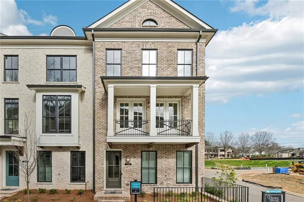 235 Midnight Oak Run #8 Alpharetta, GA 30009