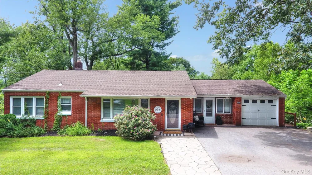 10 Oak Ridge Drive New Windsor, NY 12553