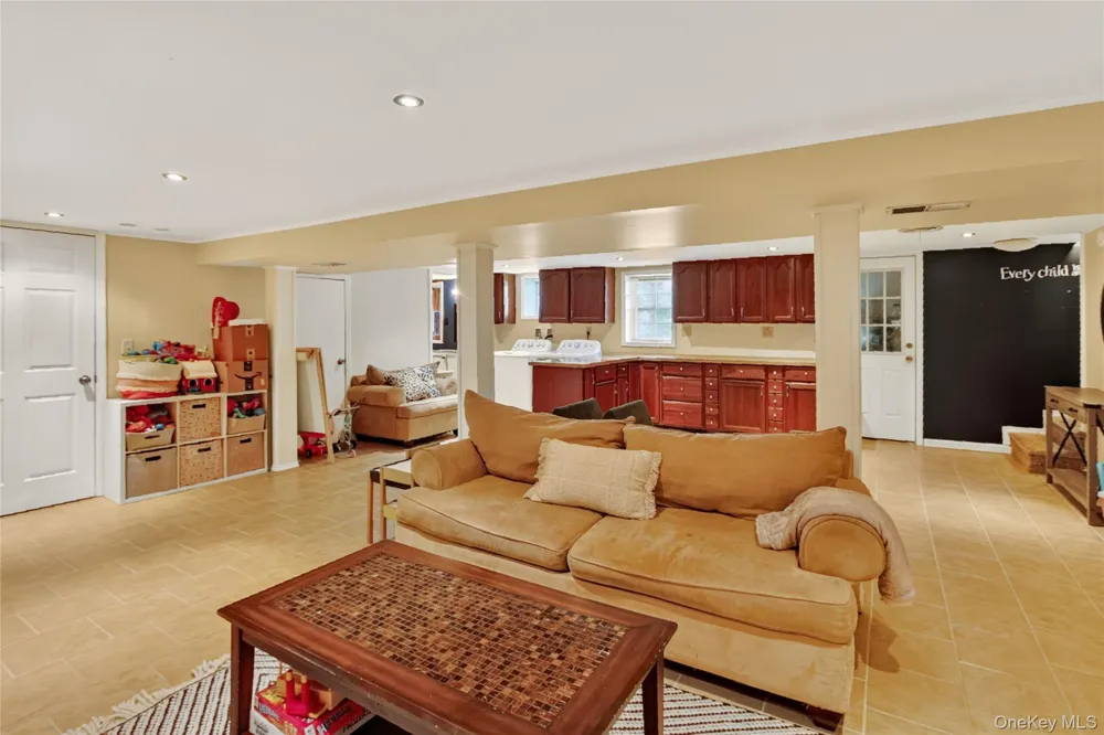 10 Oak Ridge Drive New Windsor, NY 12553