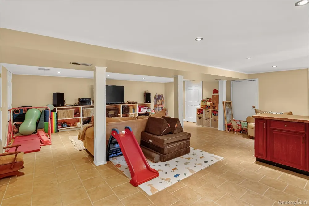 10 Oak Ridge Drive New Windsor, NY 12553