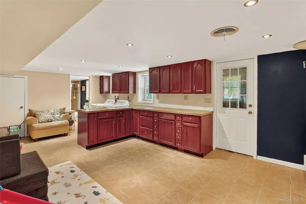 10 Oak Ridge Drive New Windsor, NY 12553