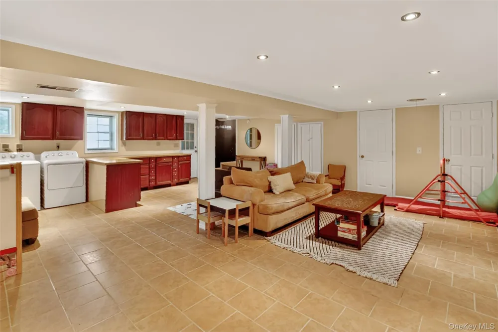 10 Oak Ridge Drive New Windsor, NY 12553