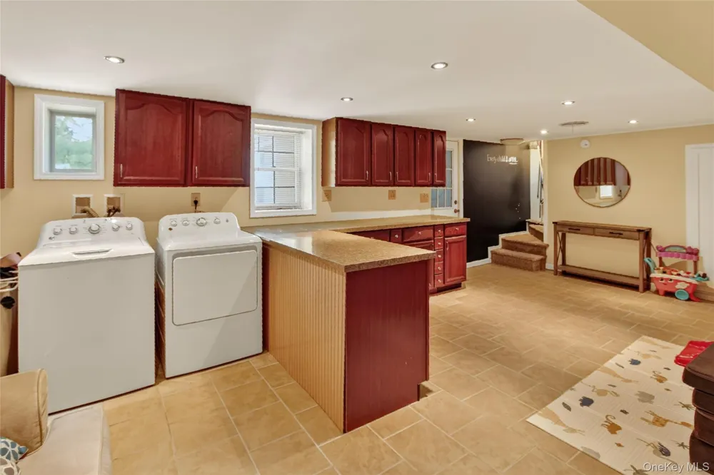 10 Oak Ridge Drive New Windsor, NY 12553