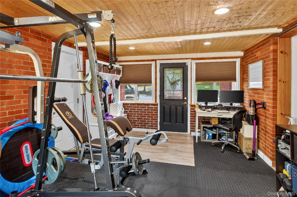 10 Oak Ridge Drive New Windsor, NY 12553