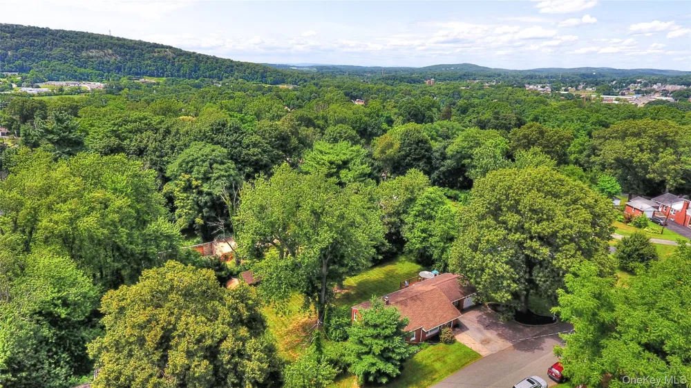 10 Oak Ridge Drive New Windsor, NY 12553