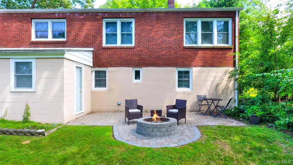10 Oak Ridge Drive New Windsor, NY 12553
