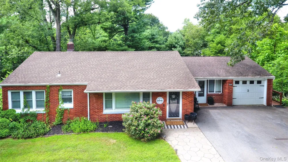 10 Oak Ridge Drive New Windsor, NY 12553