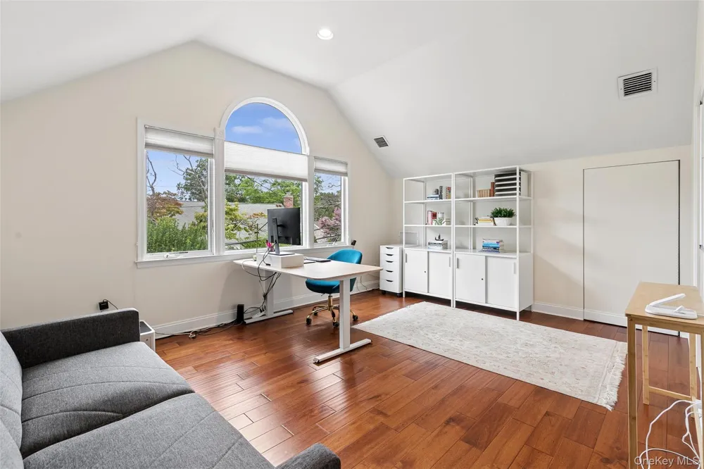 101 Lefferts Road Garden City, NY 11530