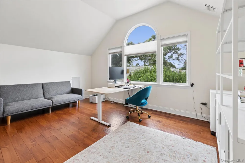 101 Lefferts Road Garden City, NY 11530
