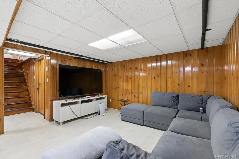 101 Lefferts Road Garden City, NY 11530