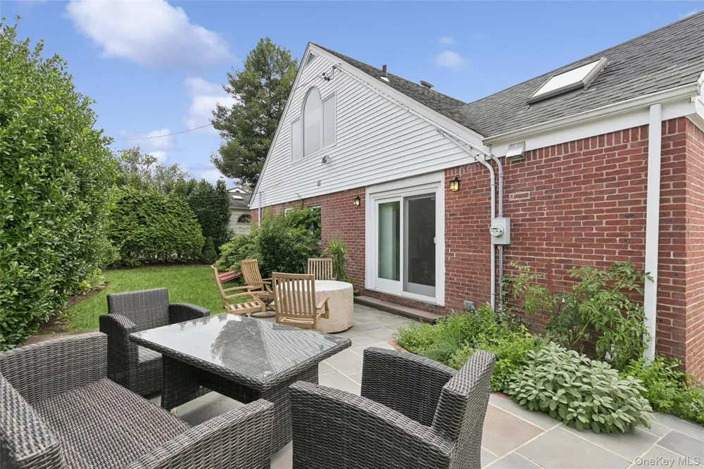 101 Lefferts Road Garden City, NY 11530