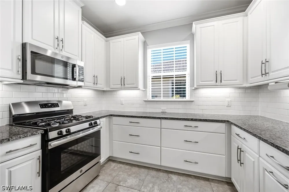 Lucello Terrace W Naples, FL 34114