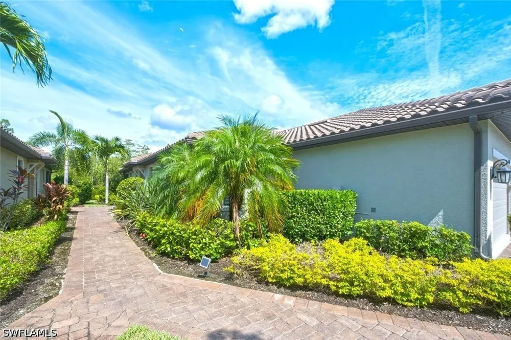 Lucello Terrace W Naples, FL 34114