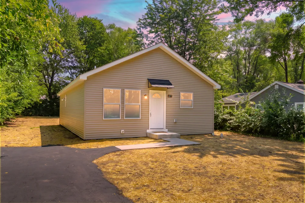 657 Azuba Avenue Comstock Charter Township, MI 49048