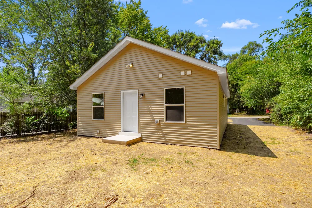 657 Azuba Avenue Comstock Charter Township, MI 49048