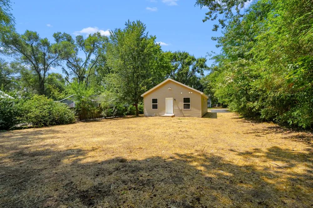 657 Azuba Avenue Comstock Charter Township, MI 49048