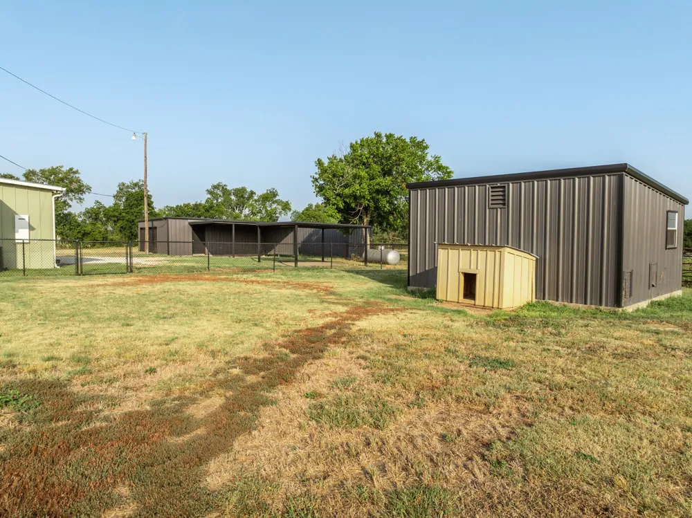 1122 W White Oak Road West, TX 76691