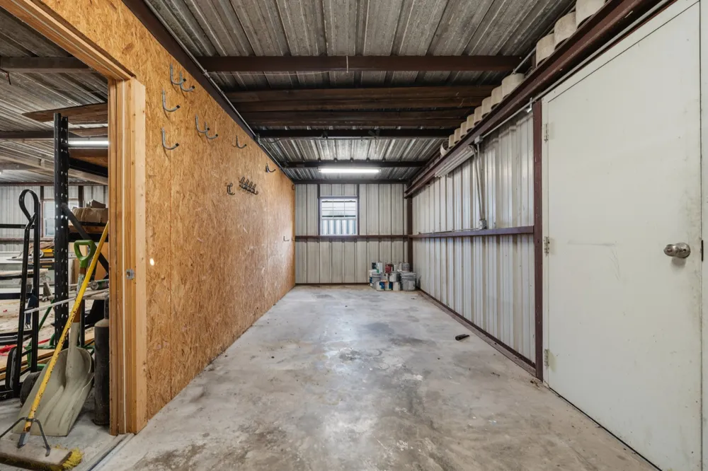 1122 W White Oak Road West, TX 76691