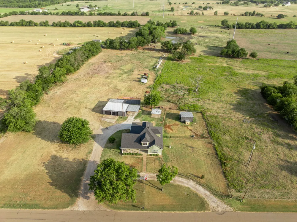 1122 W White Oak Road West, TX 76691