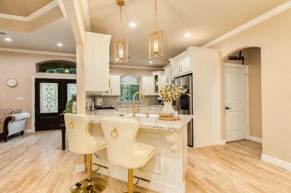 309 Hickman Ln Angleton, TX 77515