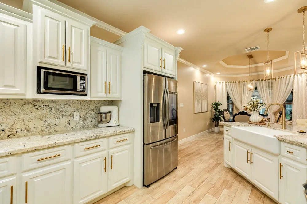 309 Hickman Ln Angleton, TX 77515