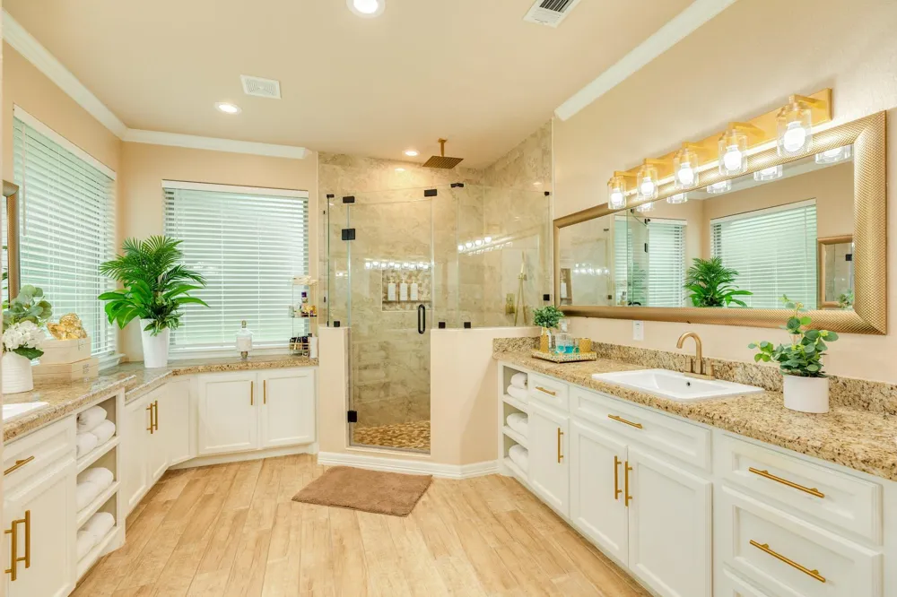 309 Hickman Ln Angleton, TX 77515