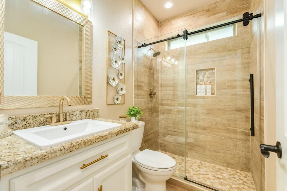 309 Hickman Ln Angleton, TX 77515