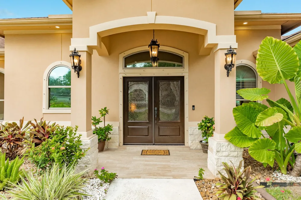 309 Hickman Ln Angleton, TX 77515