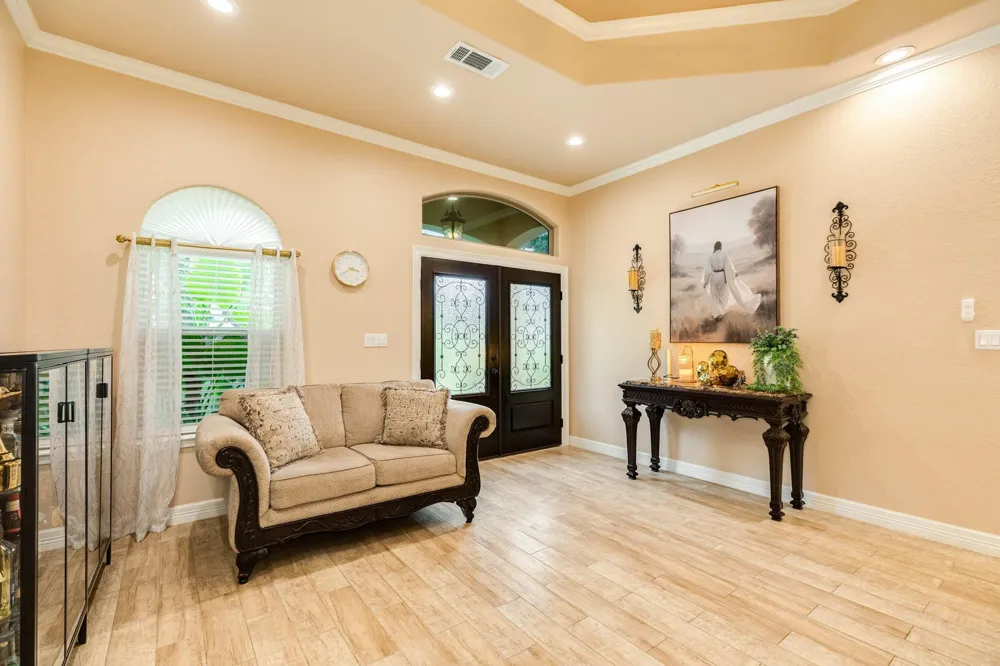 309 Hickman Ln Angleton, TX 77515