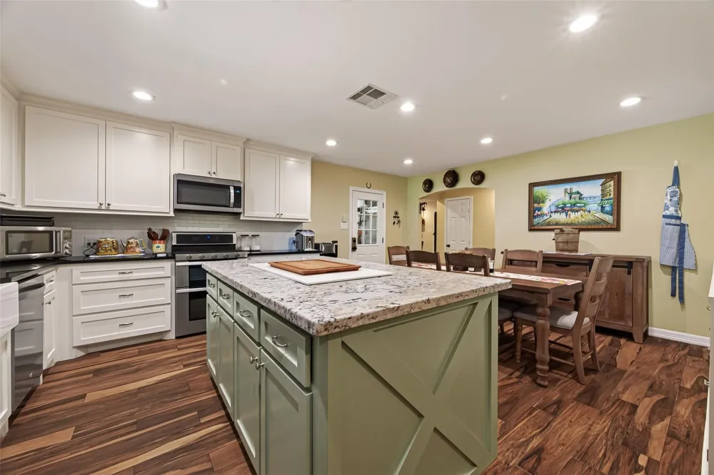 5606 Highland Road Santa Fe, TX 77517
