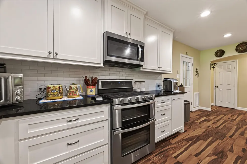 5606 Highland Road Santa Fe, TX 77517