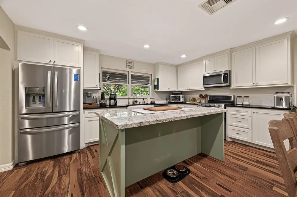 5606 Highland Road Santa Fe, TX 77517
